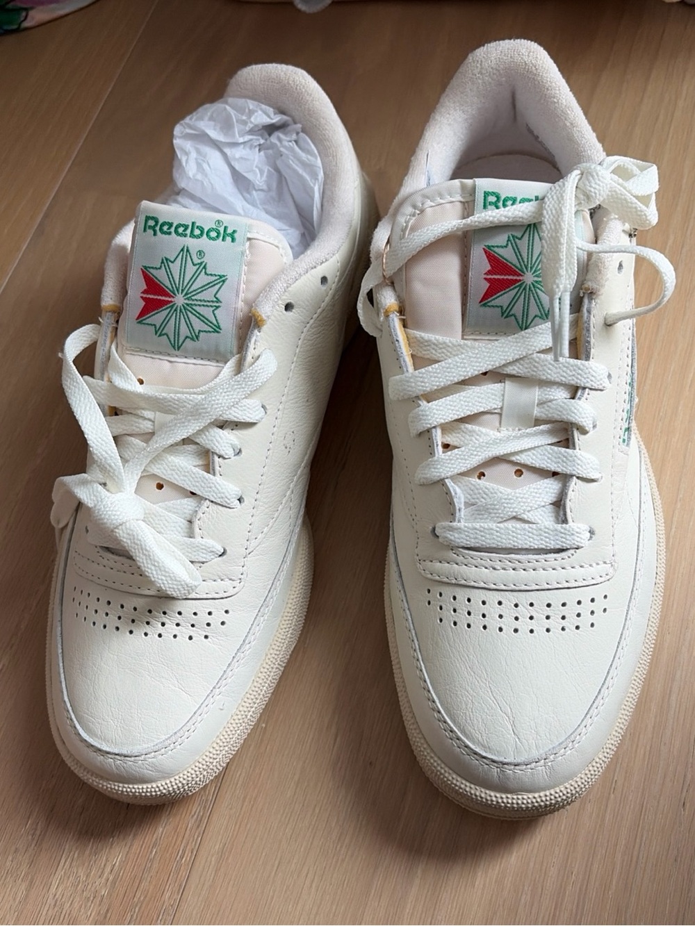 New Reebok club vintage C vintage Sneakers with Green & Red Logo
